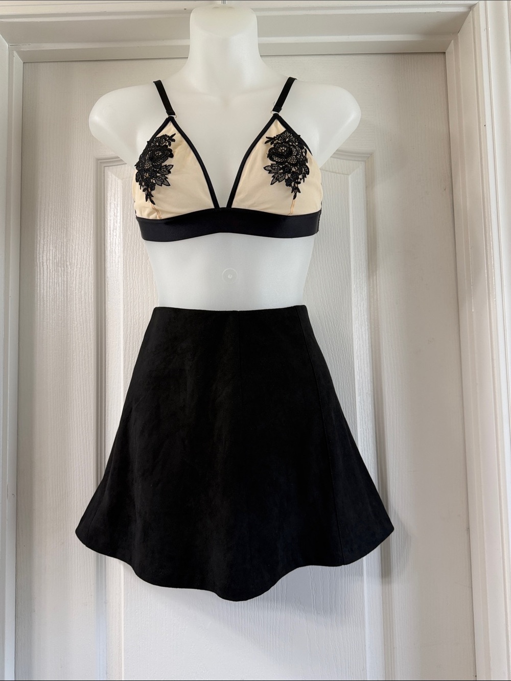 🖤NWT BLACK SUEDE SKIRT SIZE XS🖤